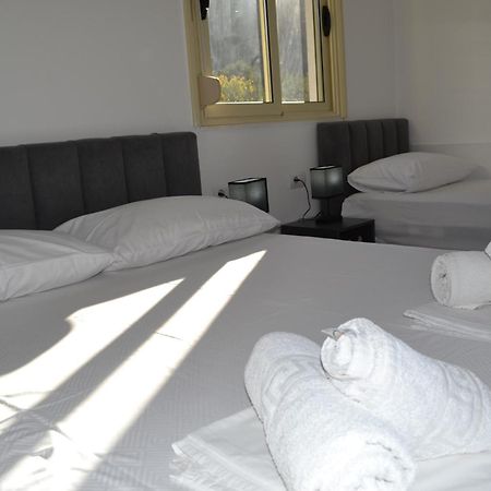 Seaview Gateway 2 Bedrooms Apartment & Garage Vlore Bagian luar foto