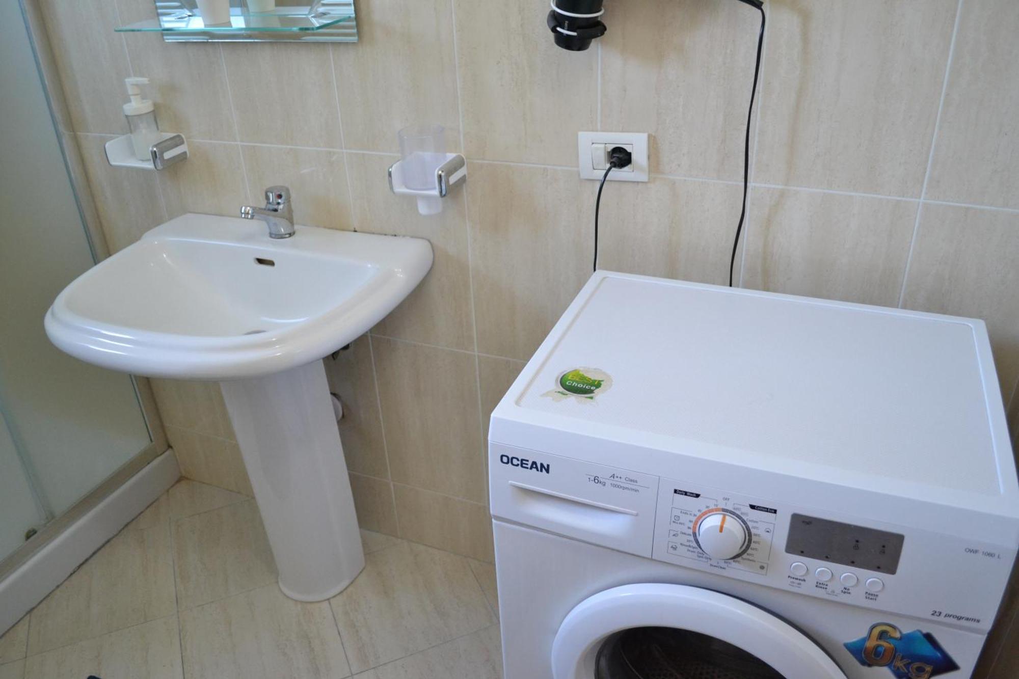 Seaview Gateway 2 Bedrooms Apartment & Garage Vlore Bagian luar foto