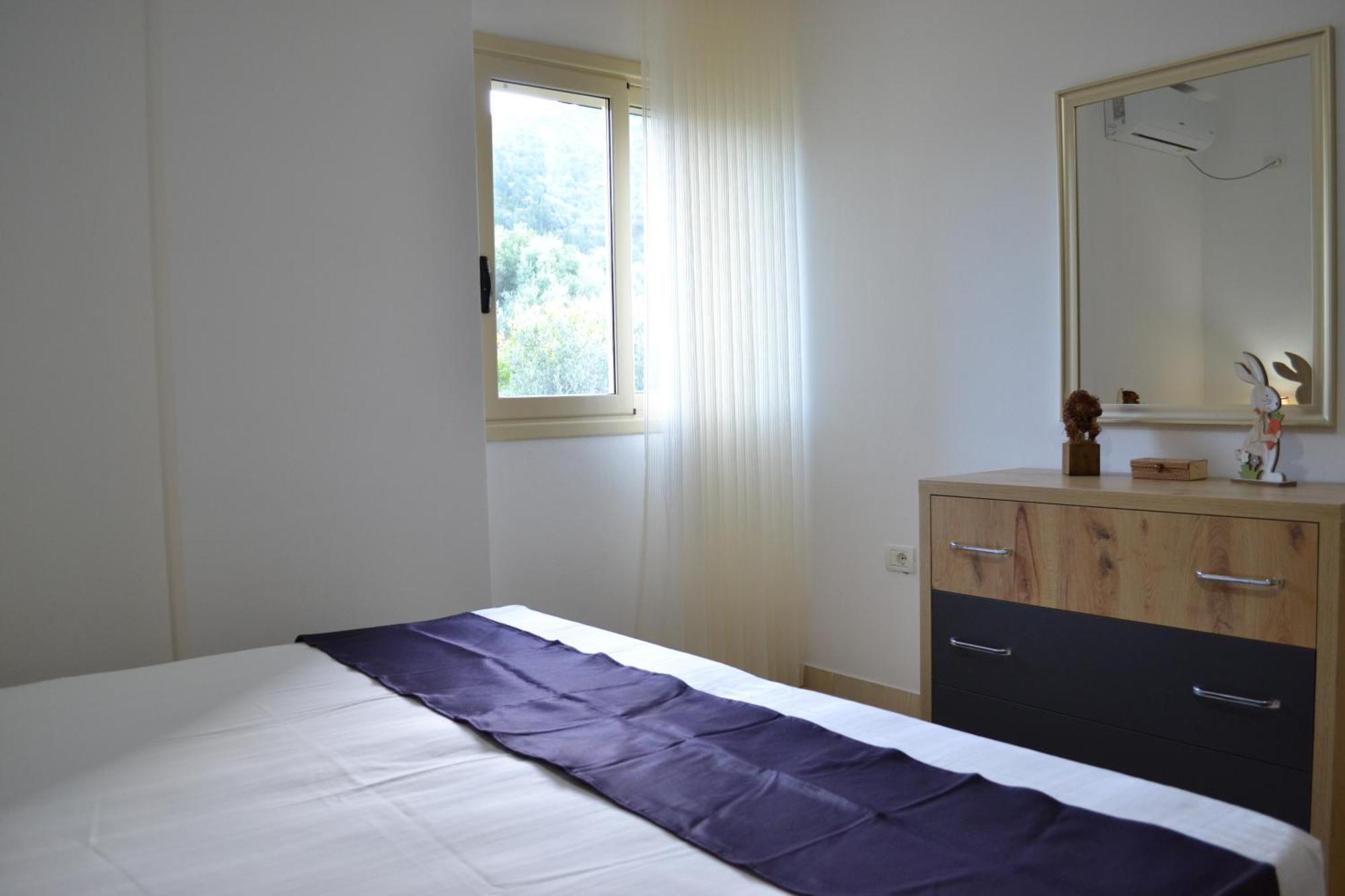 Seaview Gateway 2 Bedrooms Apartment & Garage Vlore Bagian luar foto
