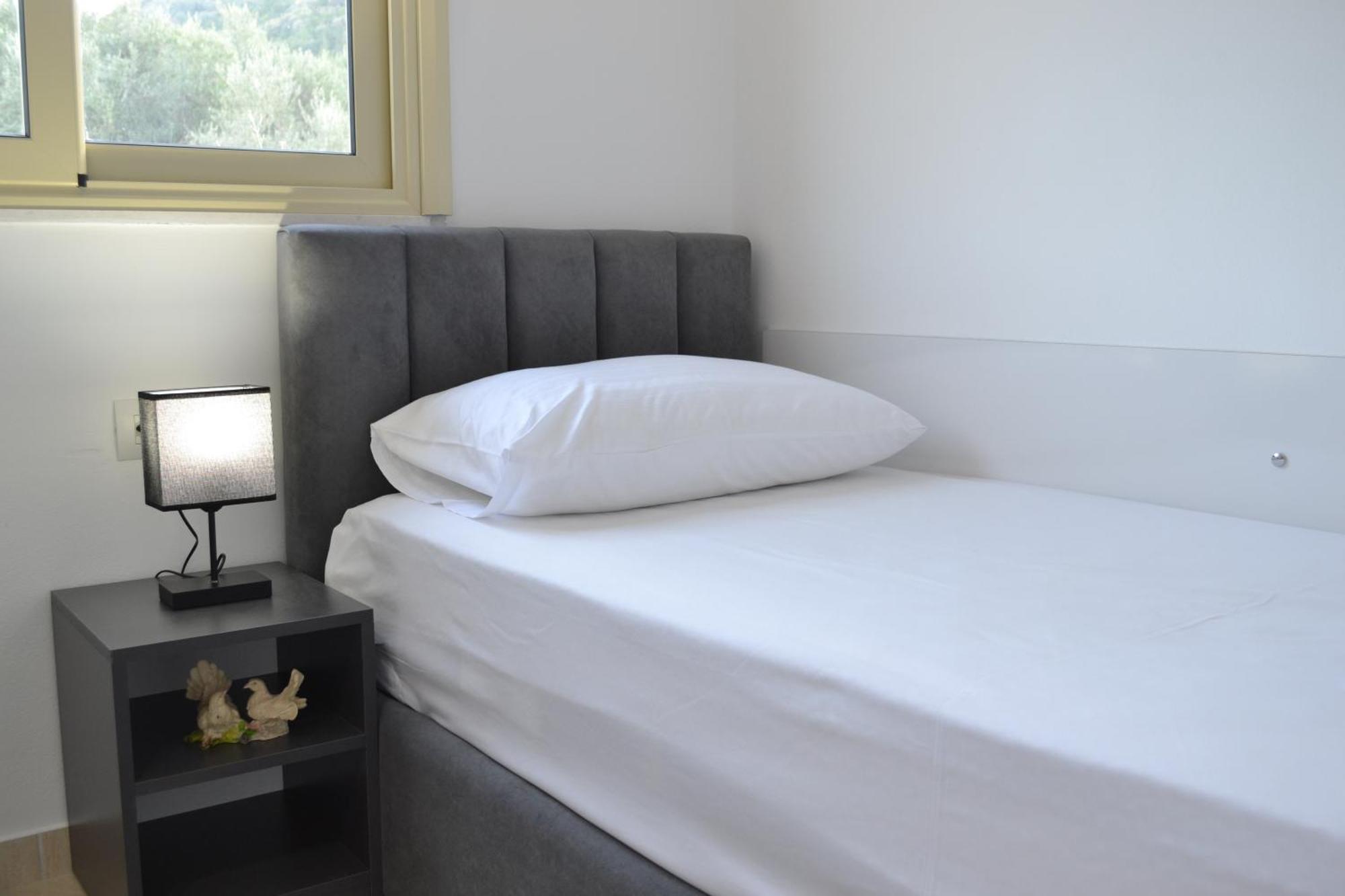 Seaview Gateway 2 Bedrooms Apartment & Garage Vlore Bagian luar foto