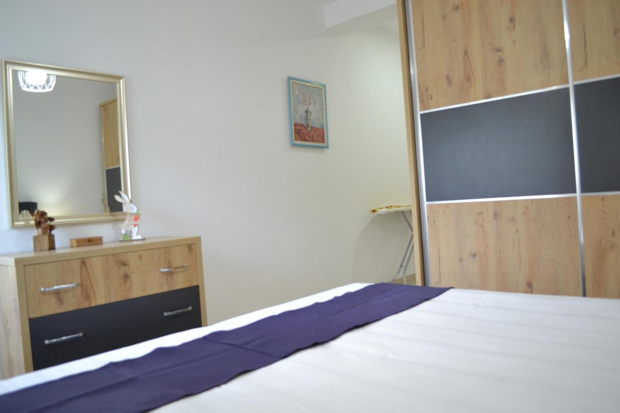 Seaview Gateway 2 Bedrooms Apartment & Garage Vlore Bagian luar foto