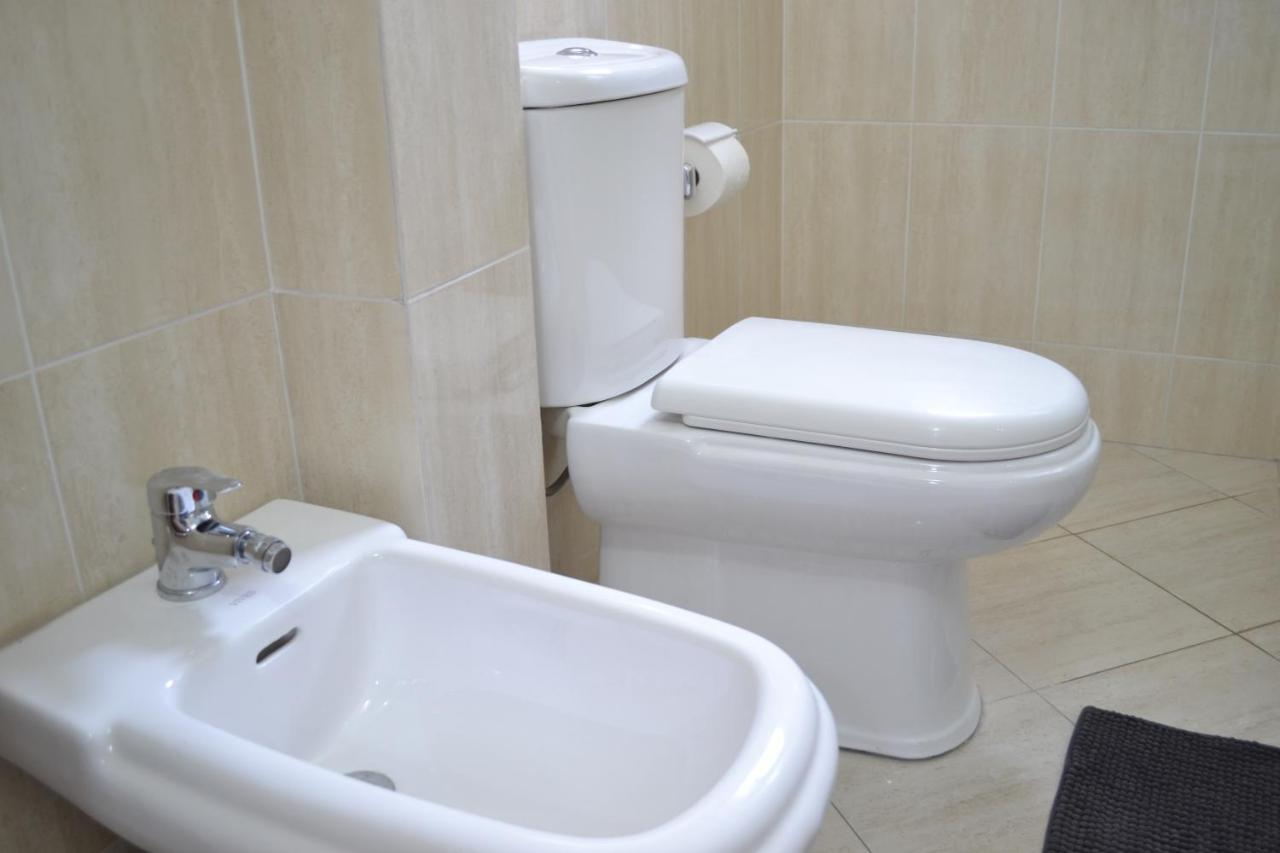 Seaview Gateway 2 Bedrooms Apartment & Garage Vlore Bagian luar foto