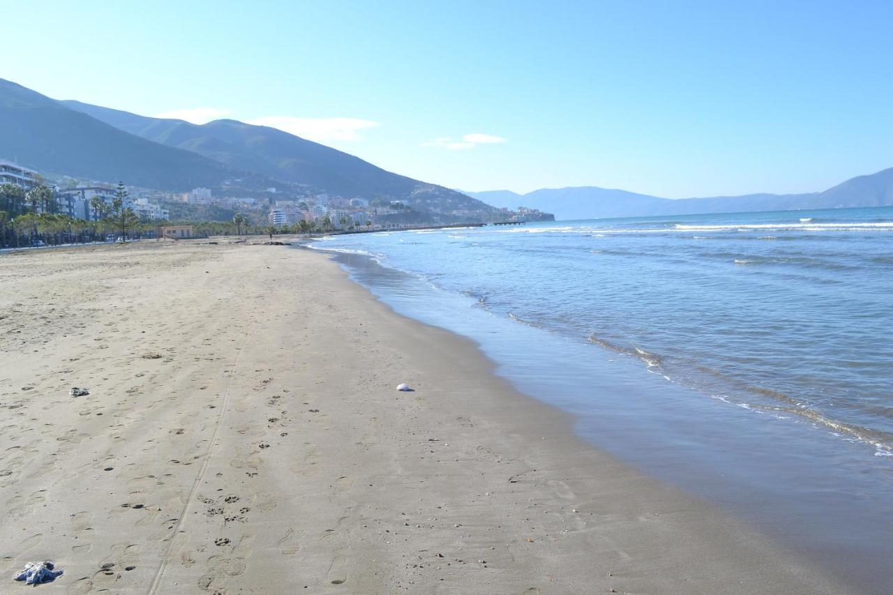 Seaview Gateway 2 Bedrooms Apartment & Garage Vlore Bagian luar foto